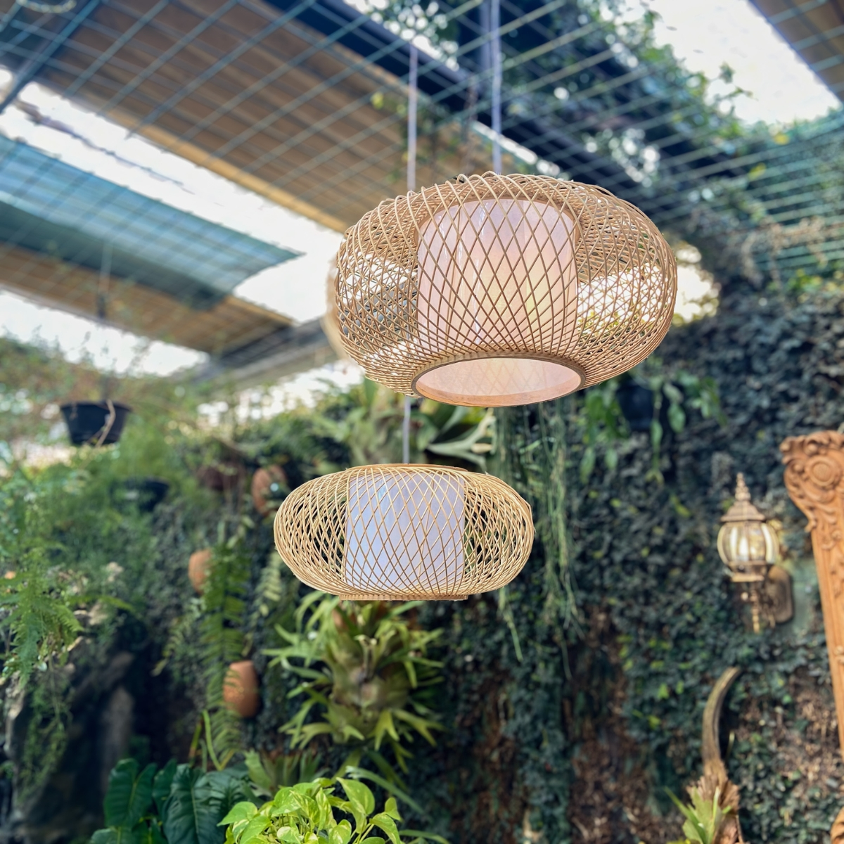 Lustre de Palha em ambiente decorado